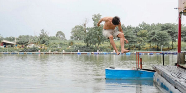 แพเธคกาญจนบุรี เล่นน้ำ
